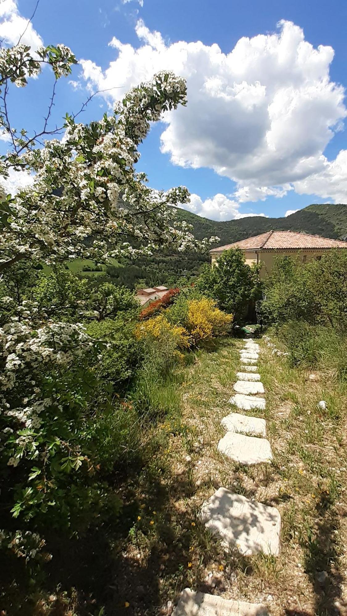 Les Terrasses Du Paradis Orpierre Exteriör bild