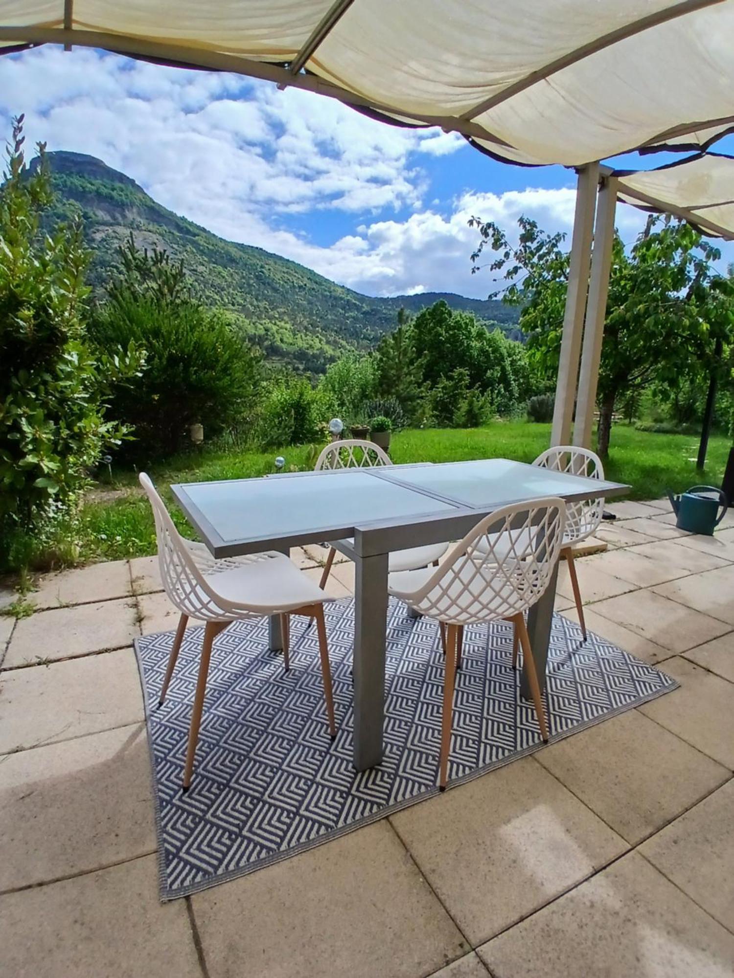 Les Terrasses Du Paradis Orpierre Exteriör bild
